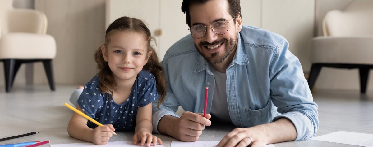 Portrait,Of,Happy,Daddy,And,Little,Daughter,Kid,Relaxing,On