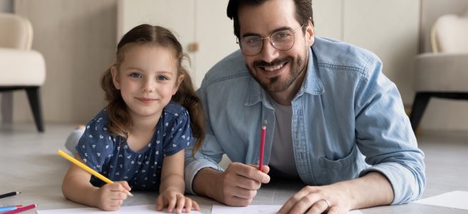 Portrait,Of,Happy,Daddy,And,Little,Daughter,Kid,Relaxing,On